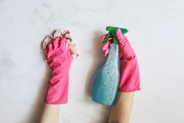 O impacto dos produtos de limpeza na natureza